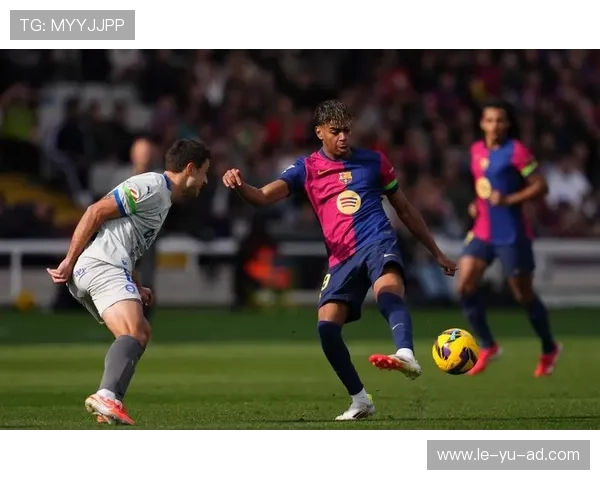 西甲争冠形势紧张,巴萨与皇马迎关键对决