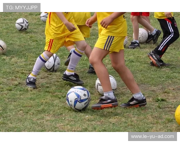 掌握团队协防原则,提升足球防守效率!