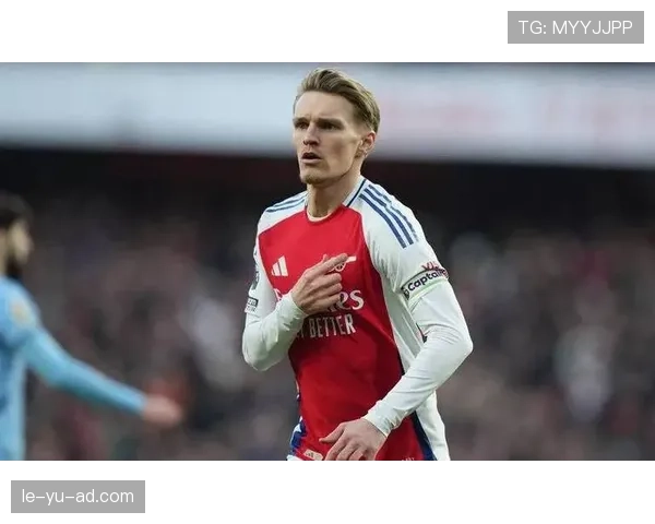 厄德高与德布劳内进攻型中场战术角色对比分析